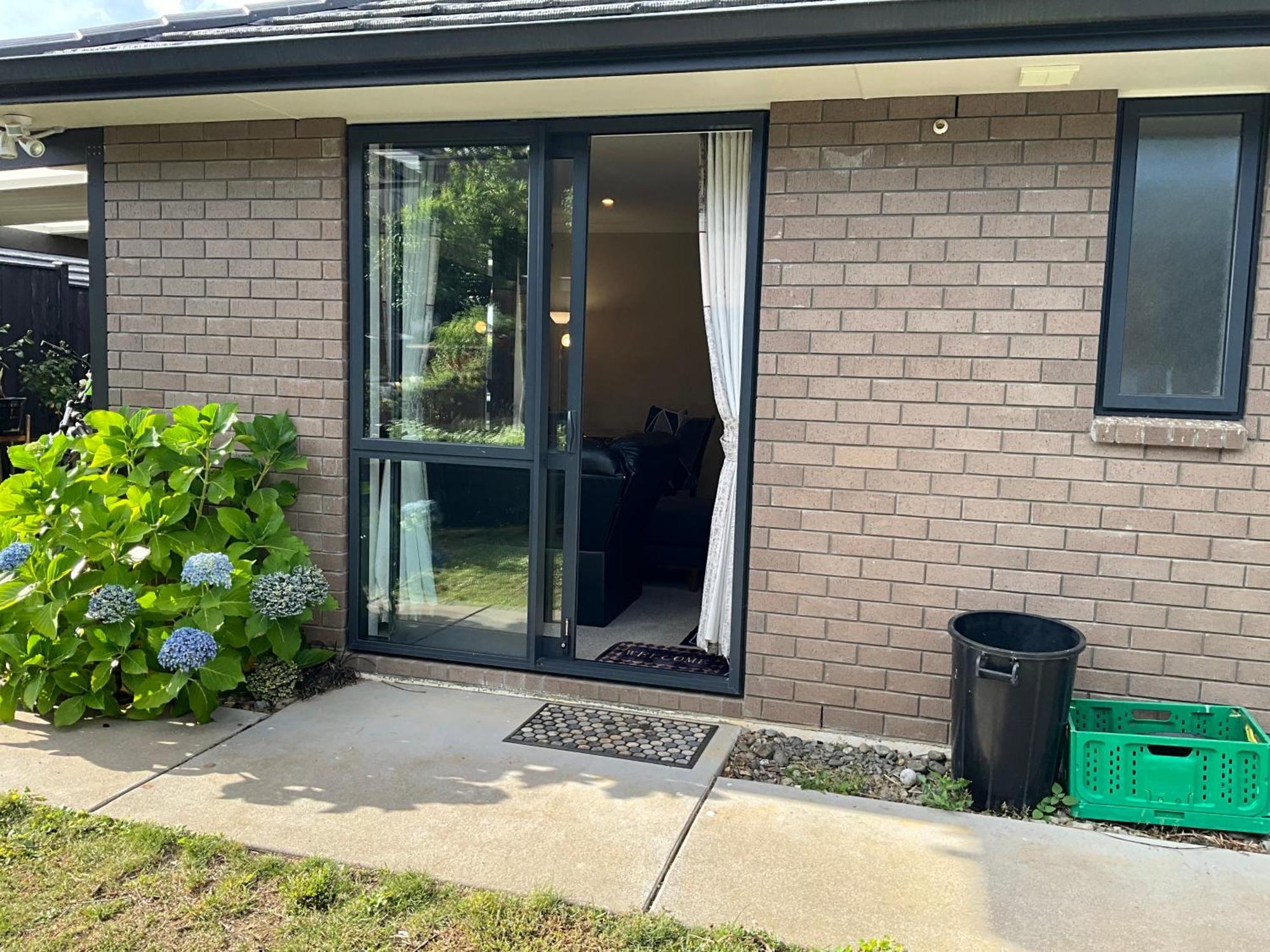 New Two Bedroom House Attached To Main House Pukekohe Exterior photo